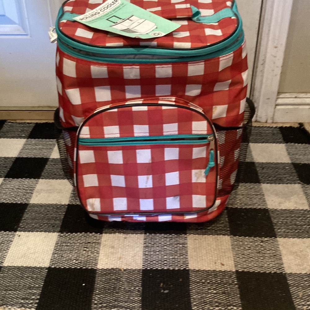 Dresses, bikinis and fun!!